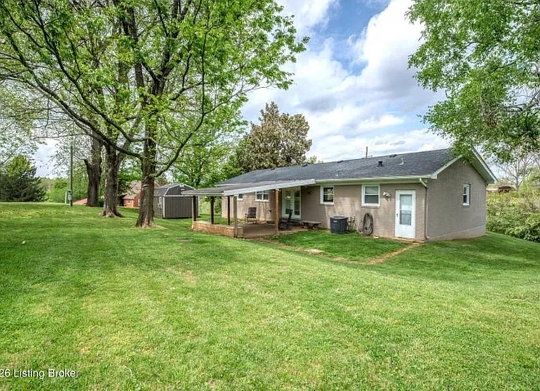 5106 Bardstown Rd — Photo 16