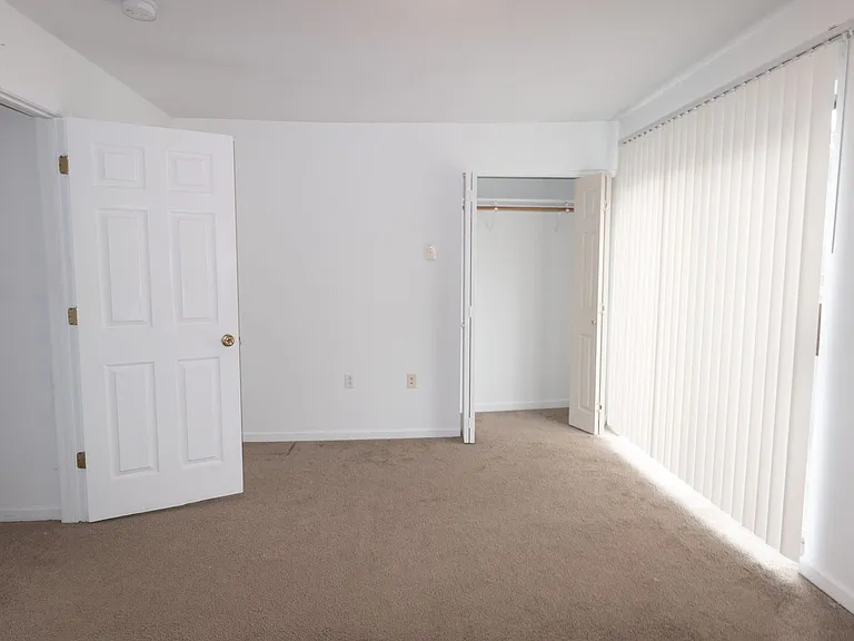 2209 Oakwood Dr — Photo 12