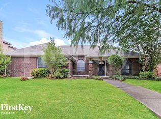 1008 Micarta Dr, Mesquite, TX 75181