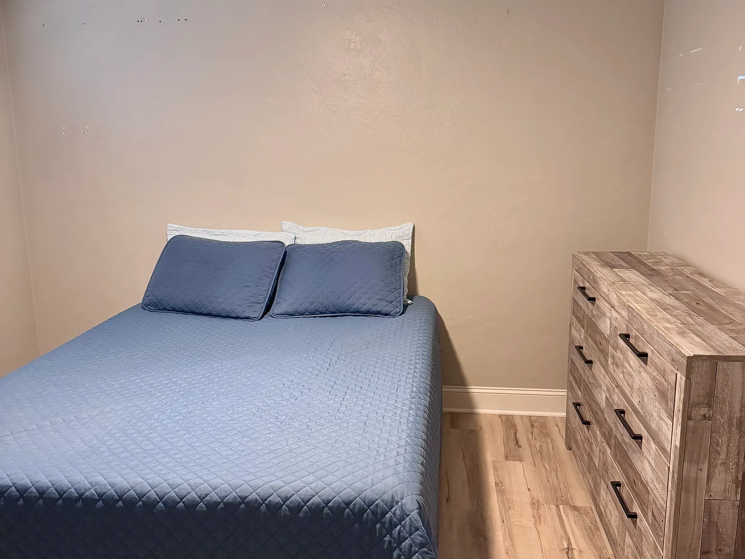 3 bed, 1827 sqft, $880 — Photo 4