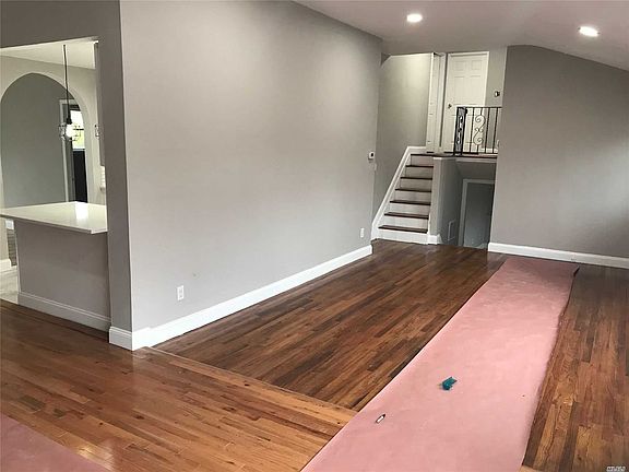 3rd image of 25 Linda Ln
