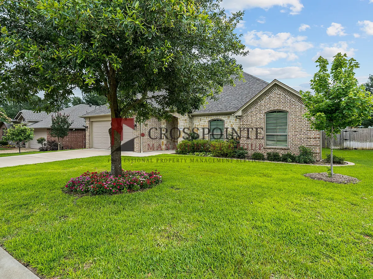 Building Photo - 2242 Pinnacle Cir