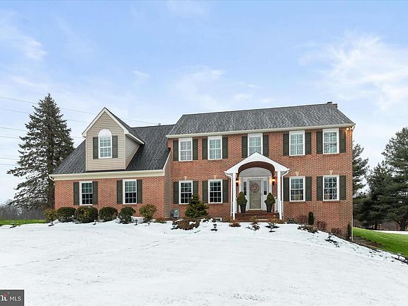 2nd image of 13 Farm Ridge Ct