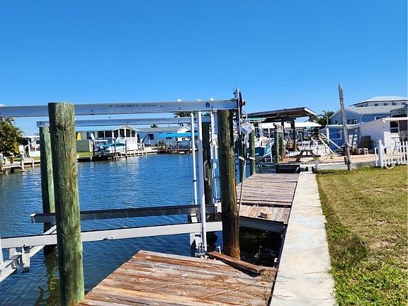 5th image of 3868 Coconut Dr