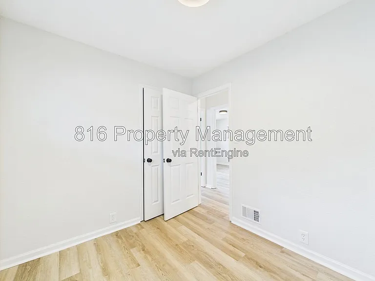 11230 Corrington Ave — Photo 15