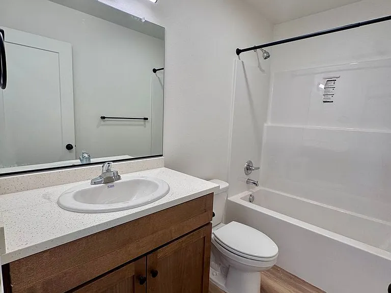 Brand New, Beautiful Townhomes! 2 & 3 Bedrm Units Available — Photo 18