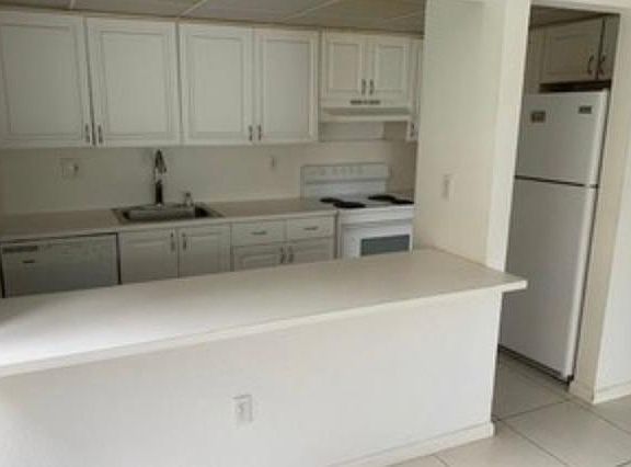4th image of 15225 NE 6th Ave