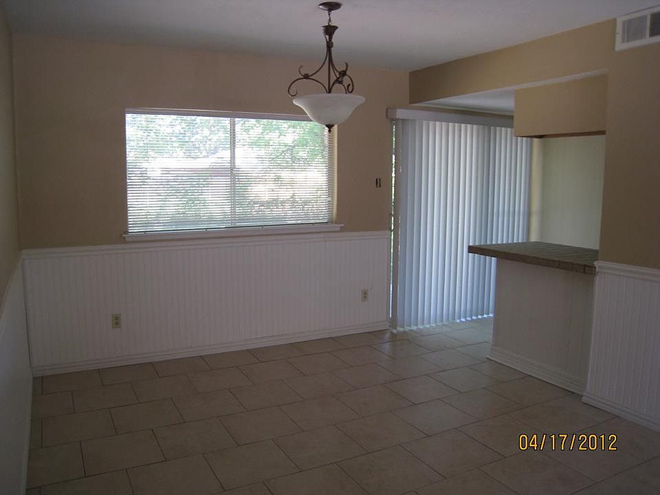 2nd image of 710 N Yale Dr