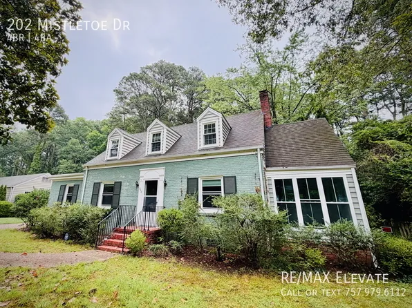 202 Mistletoe Dr, Newport News, VA 23606