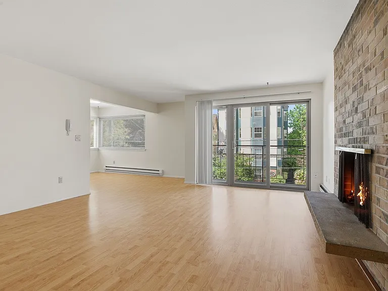 1408 Queen Anne Ave N — Photo 13