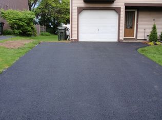 19 Ziemke Farm Ln, Cohoes, NY 12047