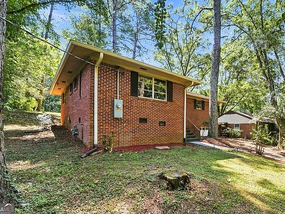 3rd image of 128 Dickson Ct