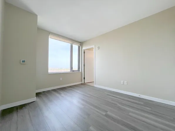 1524 Sheepshead Bay Road image 5 of 30