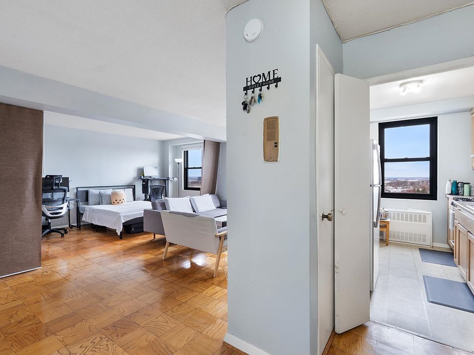 1st image of 201 Saint Pauls Ave APT 17P