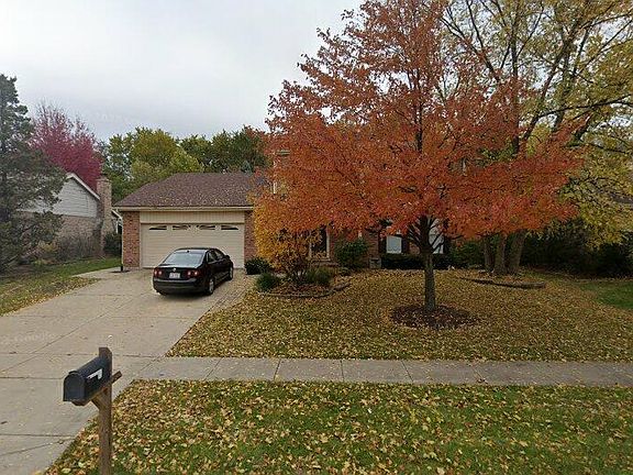 3rd image of 8221 Meadowwood Ave