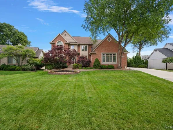 4417 Island View Dr, Waterford, MI 48328