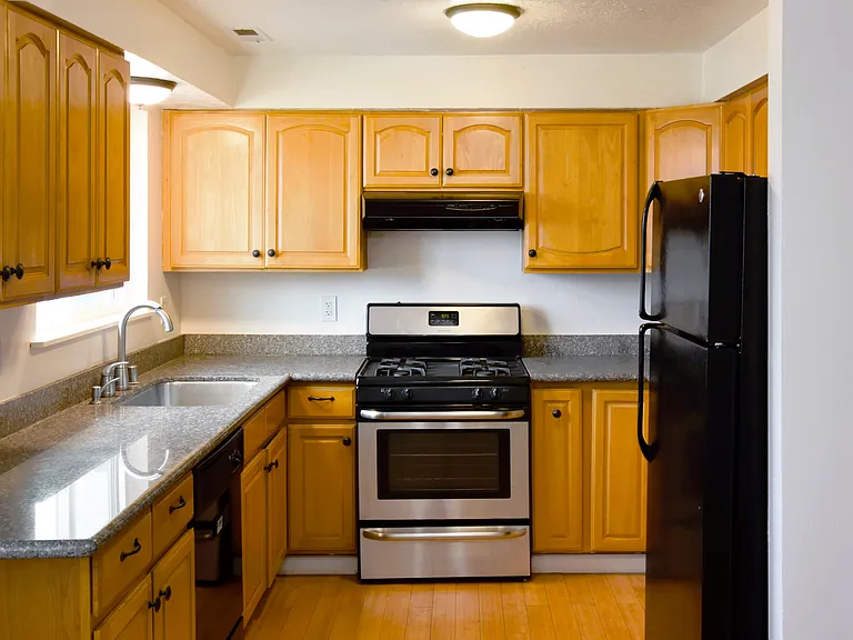 296 Mather St #6 — Photo 9