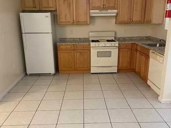 3rd image of 146-148 Mount Pleasant Ave #1