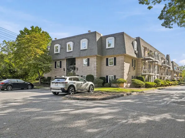 500 Northshore Rd APT 11A, Peabody, MA 01960