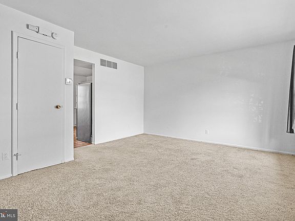 5th image of 1525 Harford Square Dr