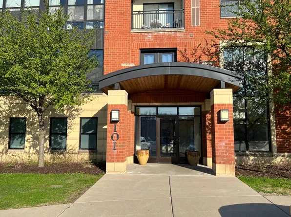 101 Saint Olaf Ave Unit 303, Northfield, MN 55057