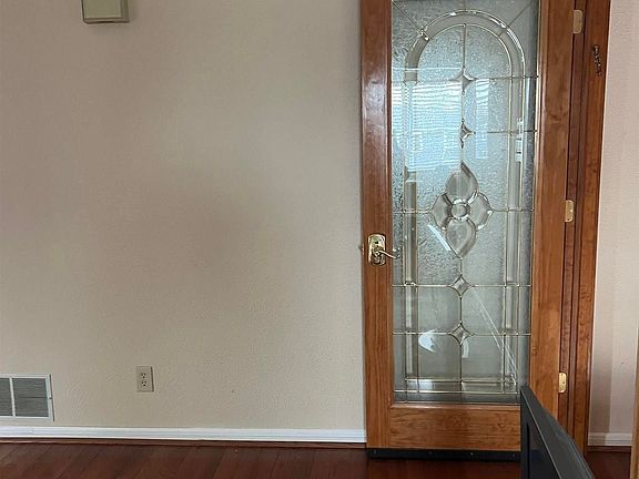 5th image of 430 Canterbury Ct #2