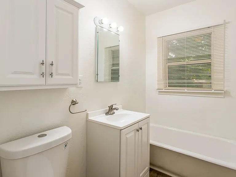 1359 Jasper Ave #1 — Photo 27