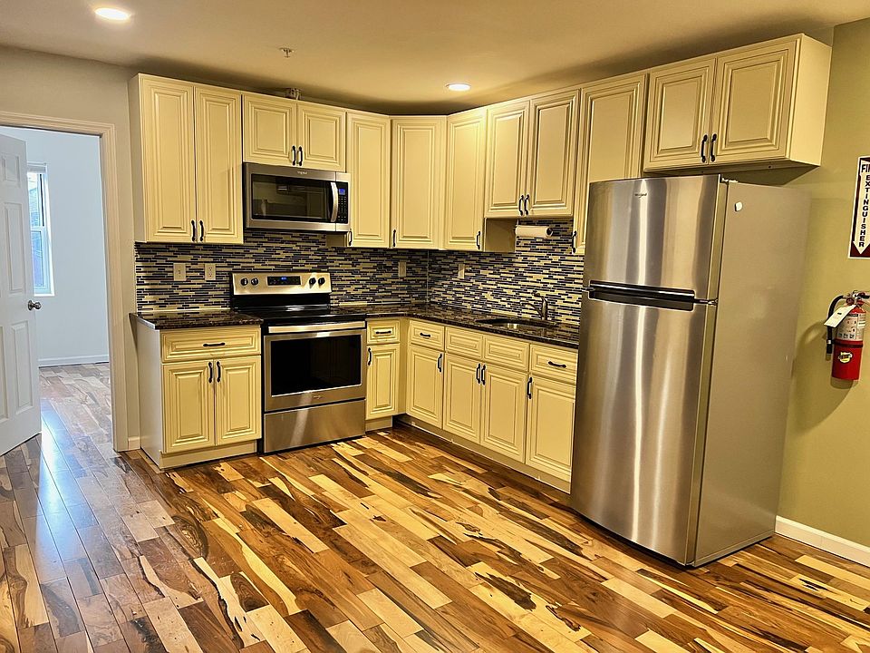 1st image of 32 North St #1