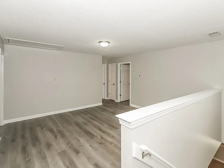 4077 Course View Dr — Photo 8