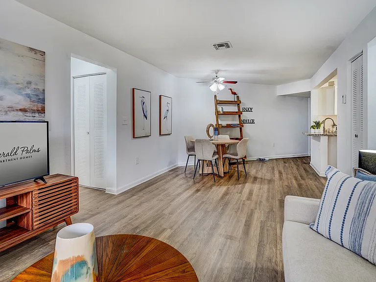 Emerald Palms Apartment Homes — Photo 12