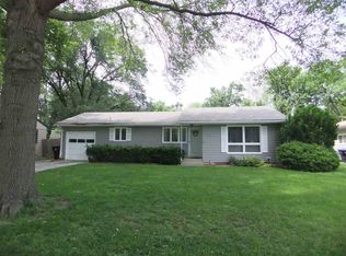 3916 SW Shunga Dr, Topeka, KS 66614