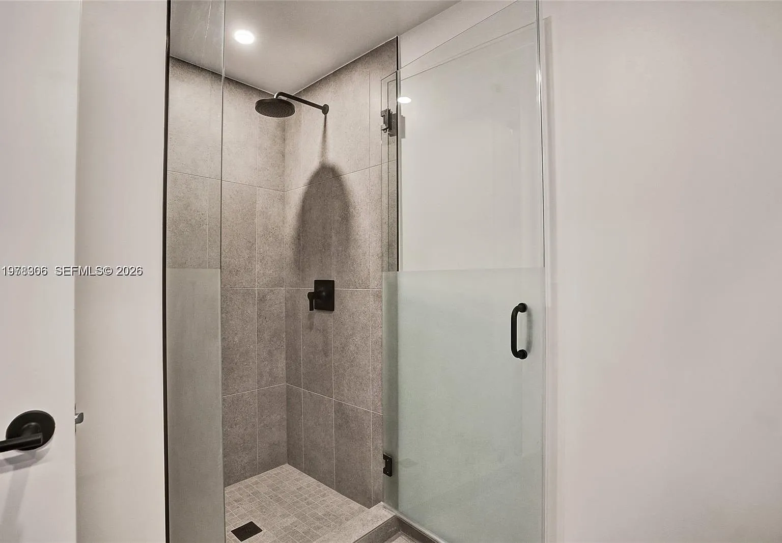 Studio, 1.0 bath, $2,500 — Photo 4