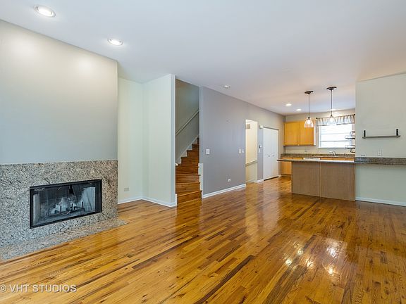 3rd image of 1826 S Michigan Ave Unit G