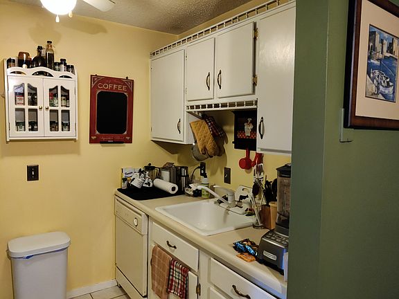 2nd image of 1 Oak Hill Ln APT 121