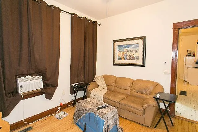 1927 W Schiller St #1 — Photo 7