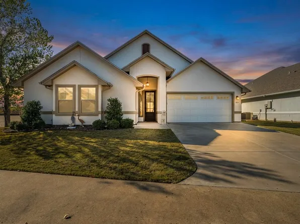 105 Easy St, Glen Rose, TX 76043