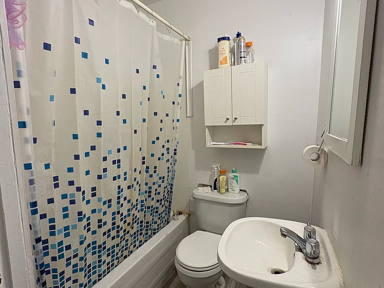 196 Eugenie St #2 — Photo 7