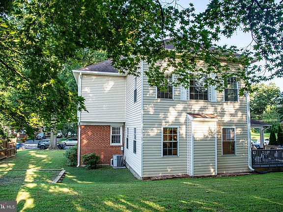 3rd image of 5409 Easton Dr