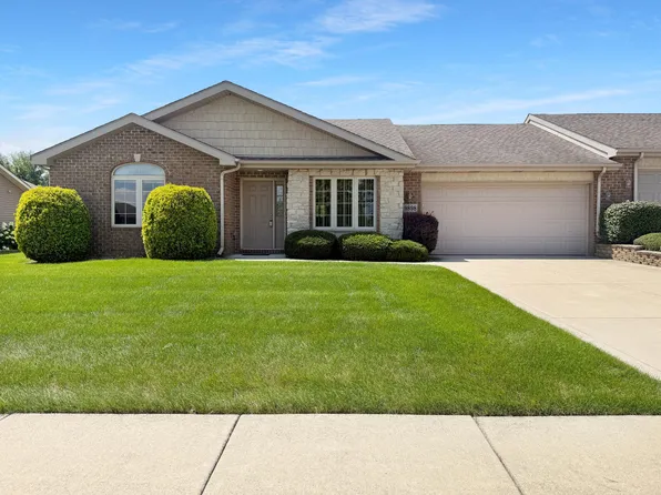 9898 Hart St, Saint John, IN 46373