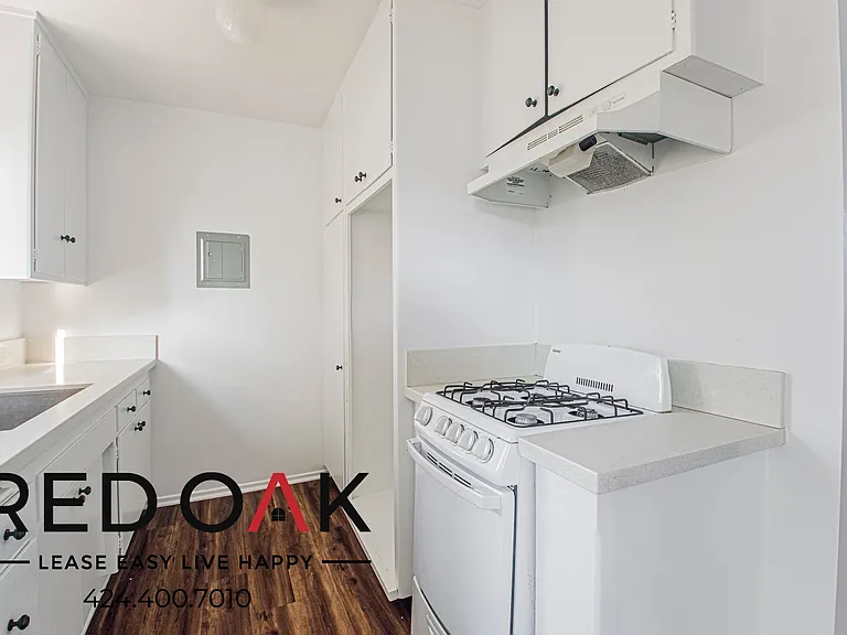 400 N Mentor Ave #10 — Photo 5