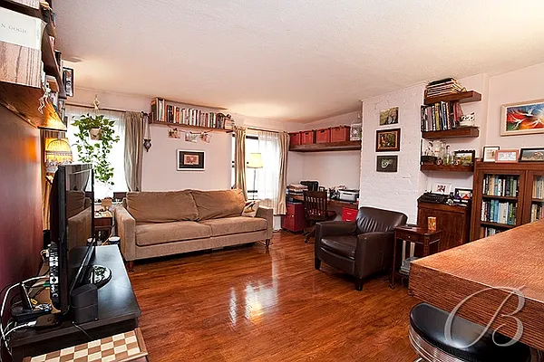 Sold by Bellmarc Realty | media 8