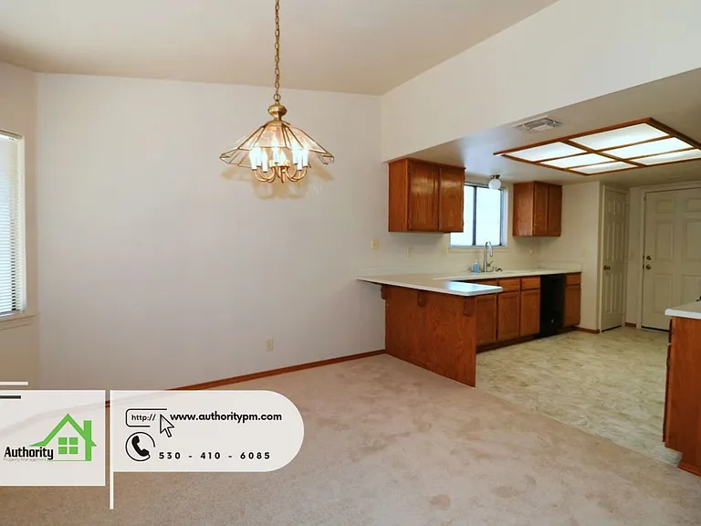 1844 Breckenwood Dr — Photo 9