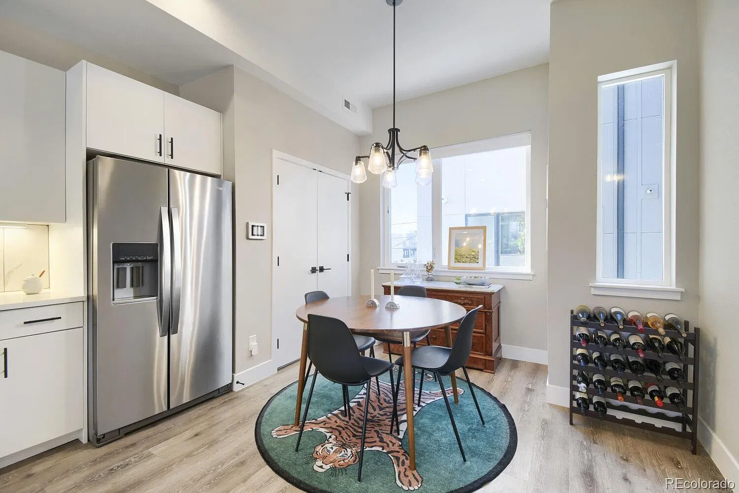 3 bed, 1357 sqft, $2,995 — Photo 3