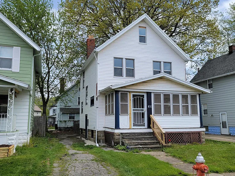 1391 Clearaire Rd — Photo 1