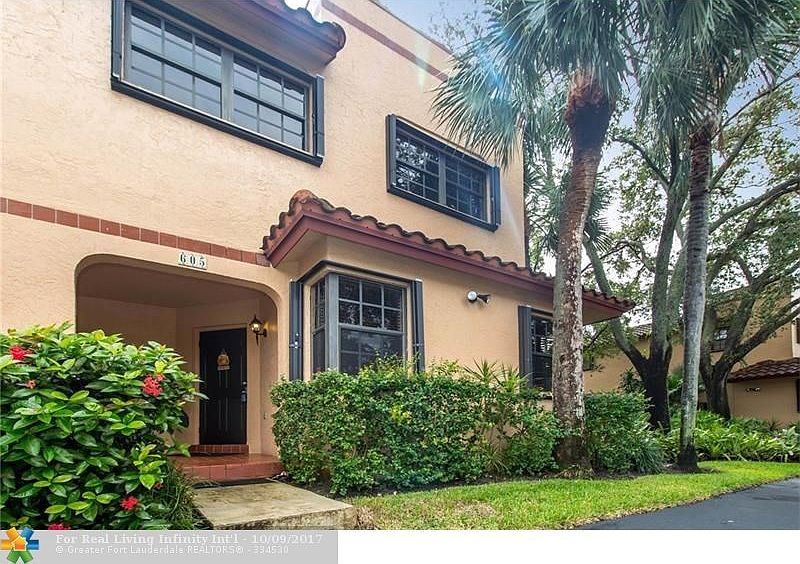 Front Entrance/Corner Unit