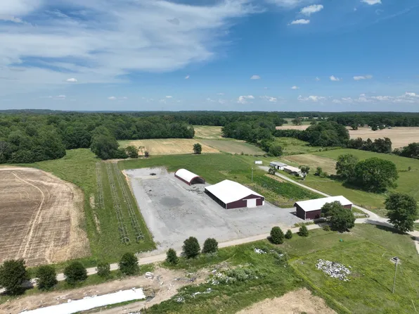 410 Craig Rd, Knob Lick, KY 42154