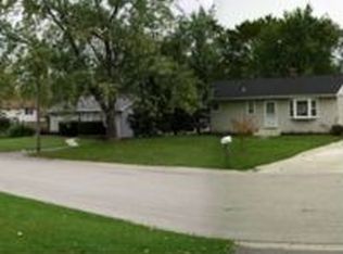 2801 Theresa Ave, Waukegan, IL 60085