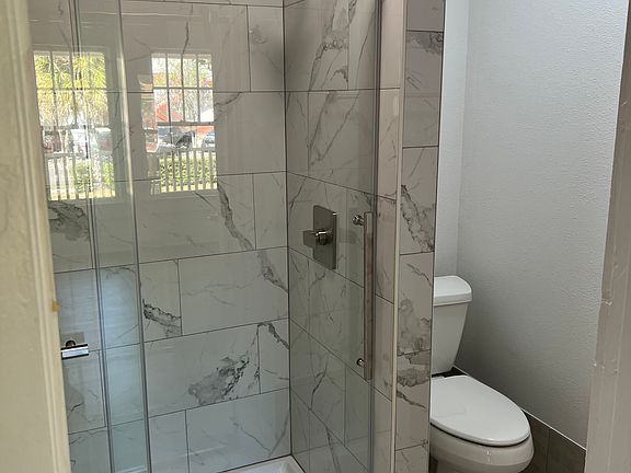 3rd image of 316 SE Alvarez Ave #316