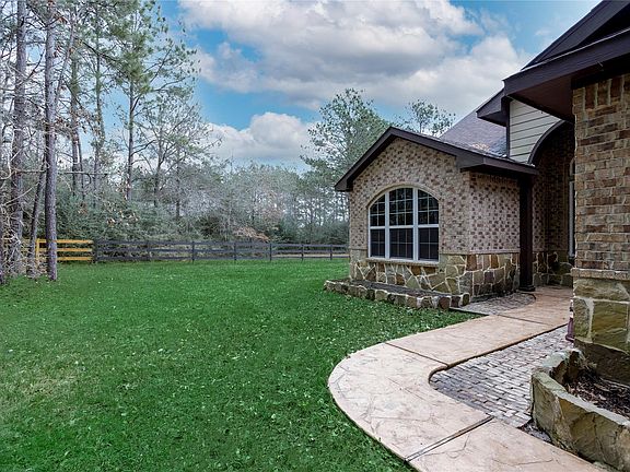 2nd image of 27380 Saddle Horn Dr