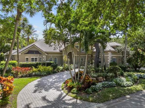 17 NE Lofting Way, Sewalls Pt, FL 34996